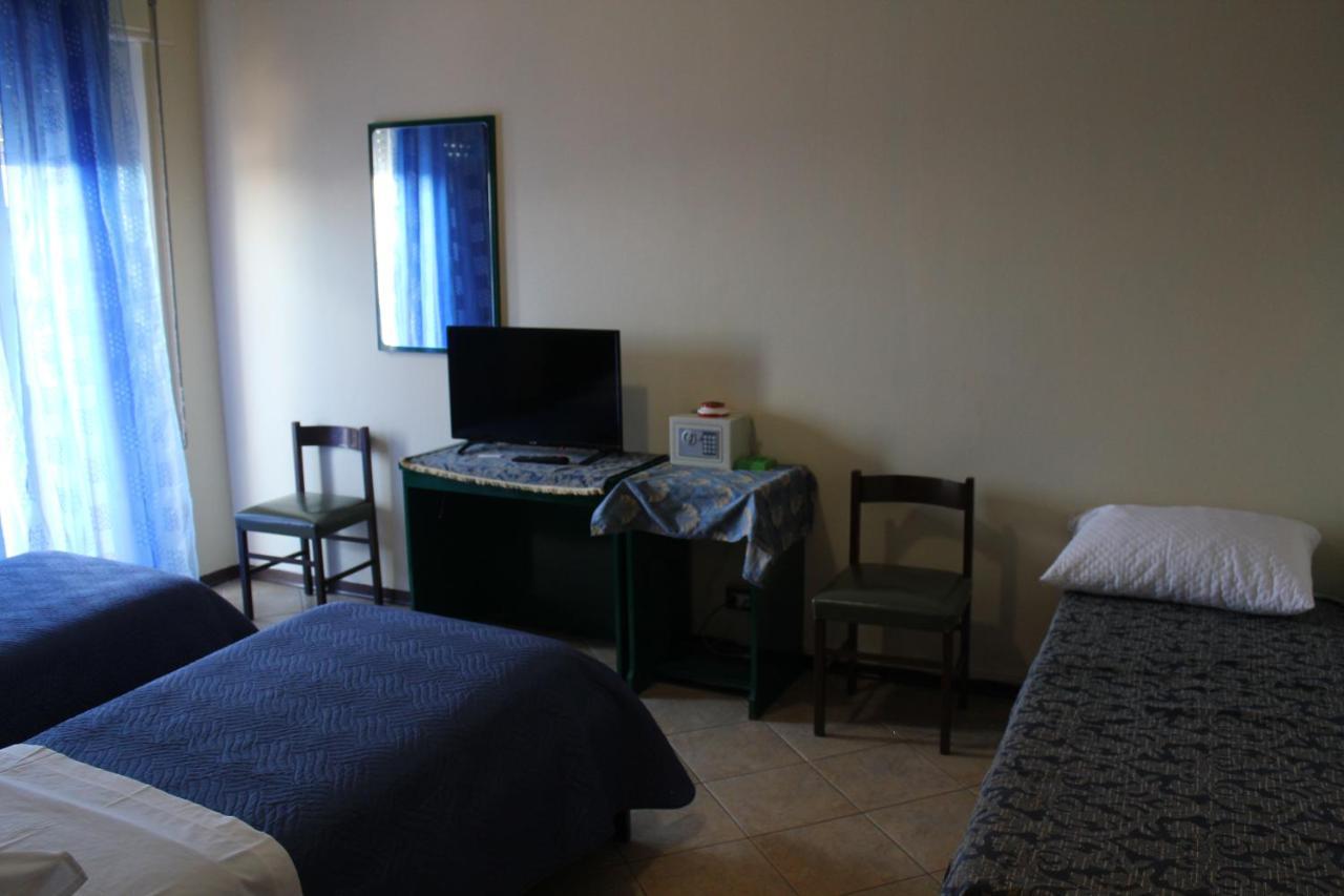 Hotel 106 Sellia Marina Ngoại thất bức ảnh